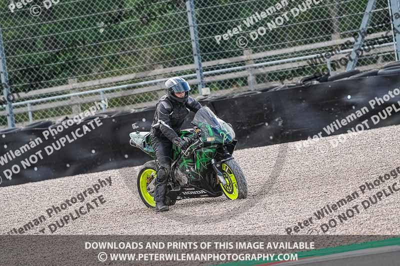 donington no limits trackday;donington park photographs;donington trackday photographs;no limits trackdays;peter wileman photography;trackday digital images;trackday photos